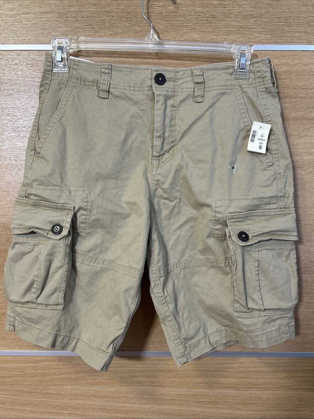 NEW Aero Men’s Stretch Cargo Shorts 29 x 10.5” Inseam Hits Right Below The Knee